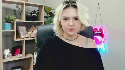 SweetLilyxo live cam on Cam4