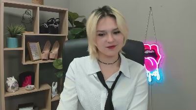 SweetLilyxo live cam on Cam4