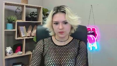 SweetLilyxo live cam on Cam4