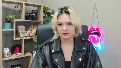 SweetLilyxo live cam on Cam4