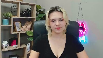 SweetLilyxo live cam on Cam4