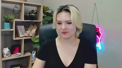 SweetLilyxo live cam on Cam4