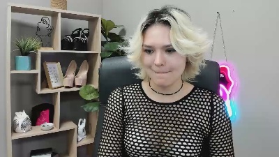 SweetLilyxo live cam on Cam4
