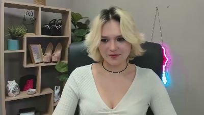SweetLilyxo live cam on Cam4