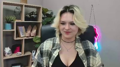SweetLilyxo live cam on Cam4