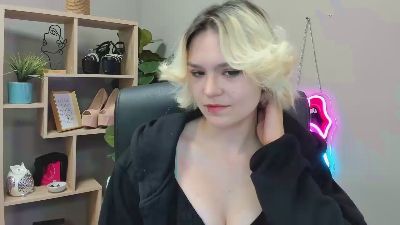 SweetLilyxo live cam on Cam4