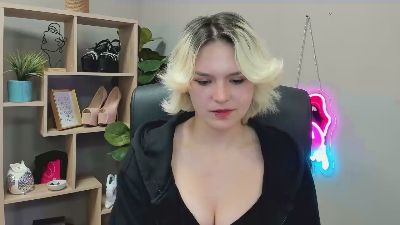 SweetLilyxo live cam on Cam4