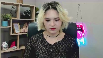 SweetLilyxo live cam on Cam4