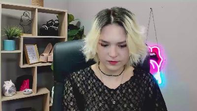 SweetLilyxo live cam on Cam4