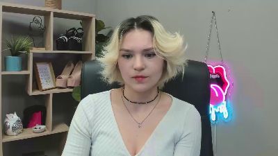 SweetLilyxo live cam on Cam4