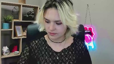 SweetLilyxo live cam on Cam4