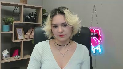 SweetLilyxo live cam on Cam4