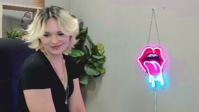 SweetLilyxo live cam on Cam4