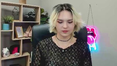 SweetLilyxo live cam on Cam4