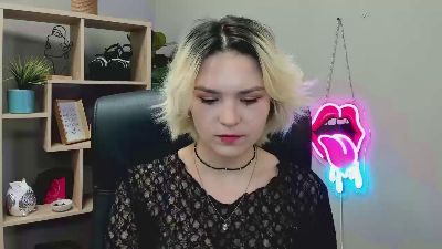 SweetLilyxo live cam on Cam4