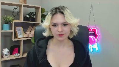SweetLilyxo live cam on Cam4