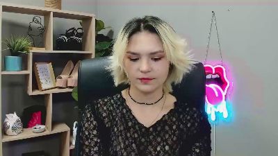 SweetLilyxo live cam on Cam4