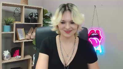 SweetLilyxo live cam on Cam4