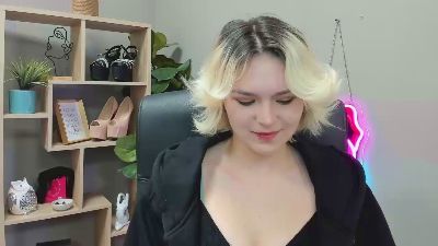 SweetLilyxo live cam on Cam4