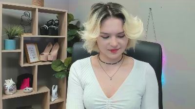 SweetLilyxo live cam on Cam4