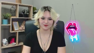 SweetLilyxo live cam on Cam4