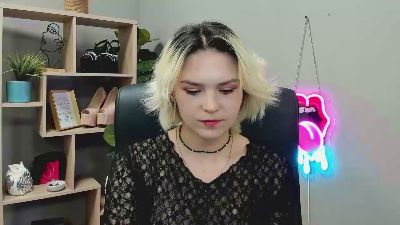 SweetLilyxo live cam on Cam4