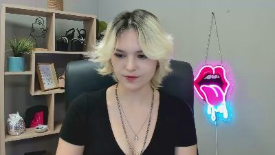 SweetLilyxo live cam on Cam4