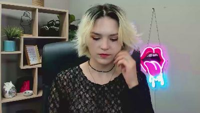 SweetLilyxo live cam on Cam4
