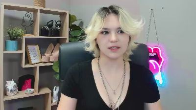 SweetLilyxo live cam on Cam4