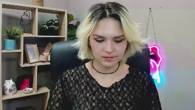 SweetLilyxo live cam on Cam4