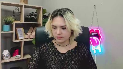 SweetLilyxo live cam on Cam4