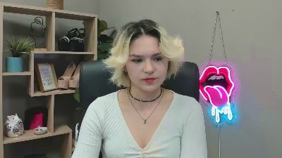 SweetLilyxo live cam on Cam4