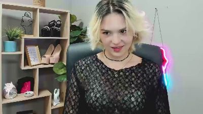 SweetLilyxo live cam on Cam4