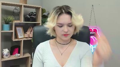 SweetLilyxo live cam on Cam4