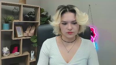 SweetLilyxo live cam on Cam4
