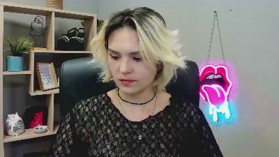 SweetLilyxo live cam on Cam4