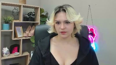 SweetLilyxo live cam on Cam4