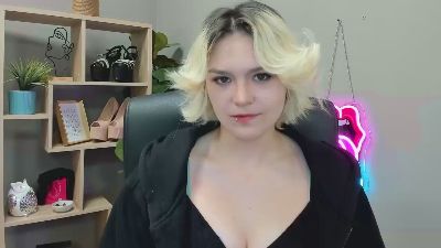 SweetLilyxo live cam on Cam4