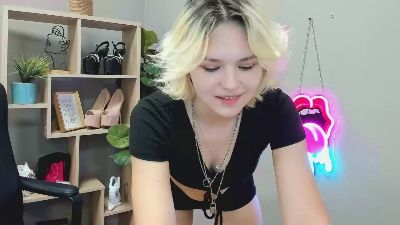 SweetLilyxo live cam on Cam4