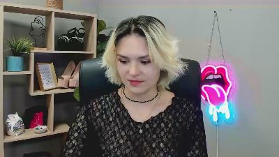 SweetLilyxo live cam on Cam4
