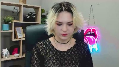 SweetLilyxo live cam on Cam4