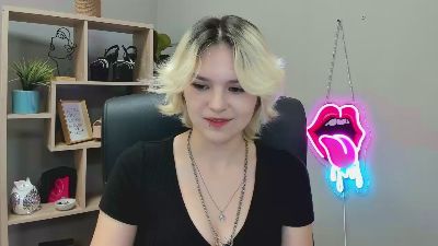 SweetLilyxo live cam on Cam4