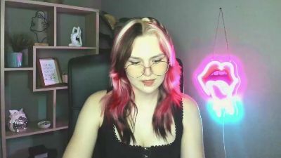 SweetLilyxo live cam on Cam4