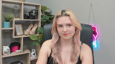 SweetLilyxo live cam on Cam4