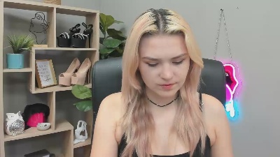 SweetLilyxo live cam on Cam4