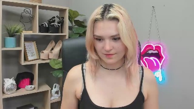 SweetLilyxo live cam on Cam4