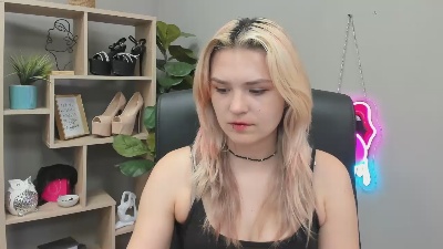 SweetLilyxo live cam on Cam4