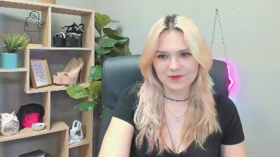 SweetLilyxo live cam on Cam4