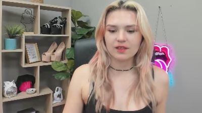 SweetLilyxo live cam on Cam4