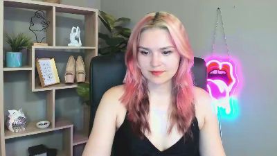 SweetLilyxo live cam on Cam4